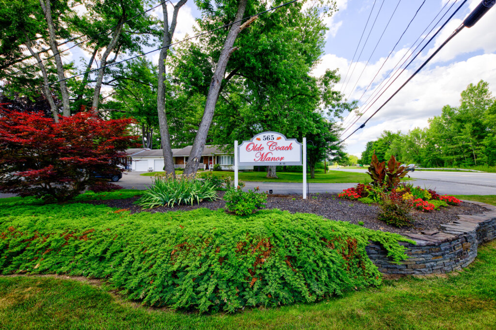 Olde Coach Manor main sign